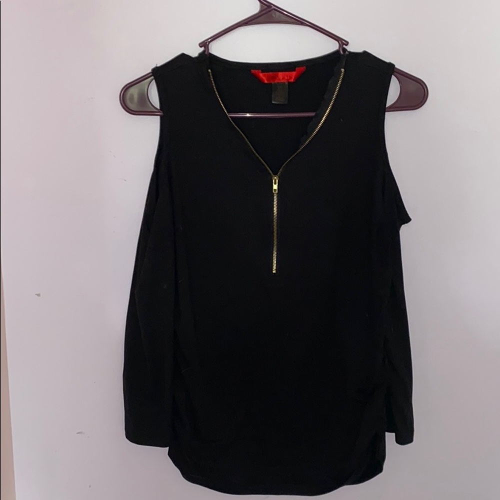 Cute black top